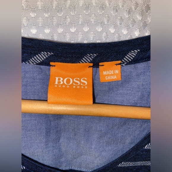 2/49$‎ Men’s BOSS Orange V neckline T shirt size medium - Picture 3 of 8